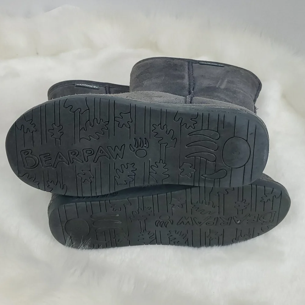 Bearpaw gray winter boots suede women size 8 gray cozy warm